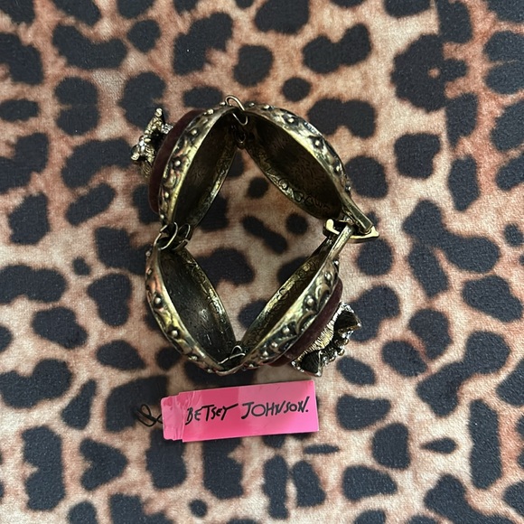 Betsey Johnson Chunky Fox and Owl Bracelet - Picture 9 of 14